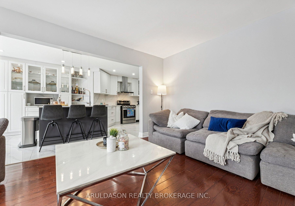 3-booth-crescent-ajax-ontario-e13686552
