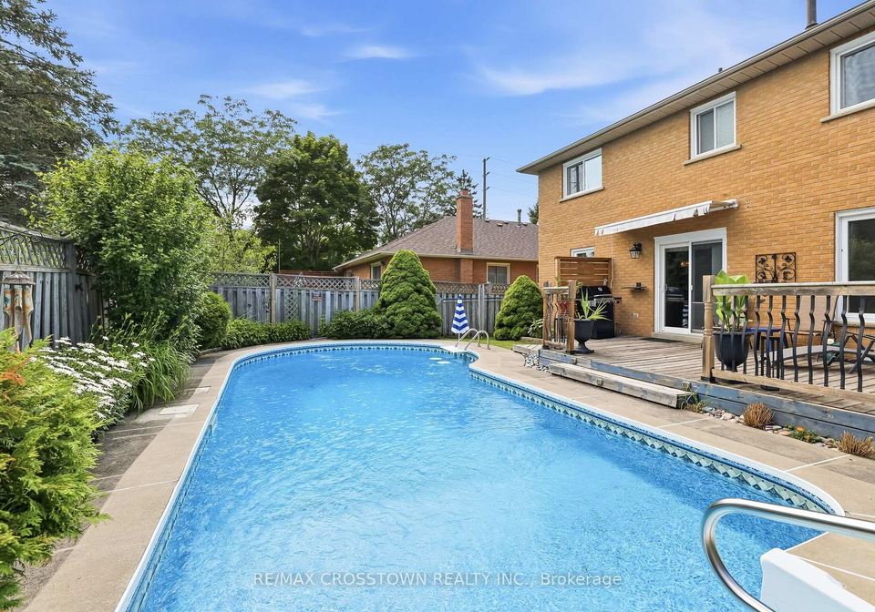 4-martinet-street-whitby-ontario-e13687102