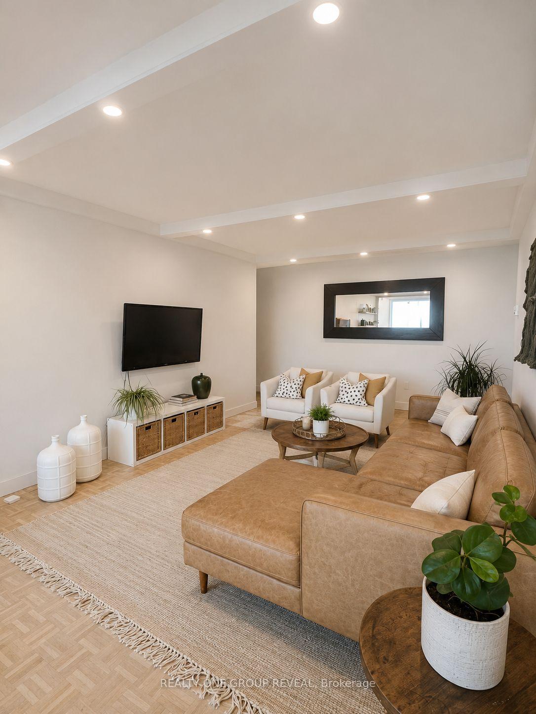 3-massey-square-toronto-east-york-ontario-e13687490