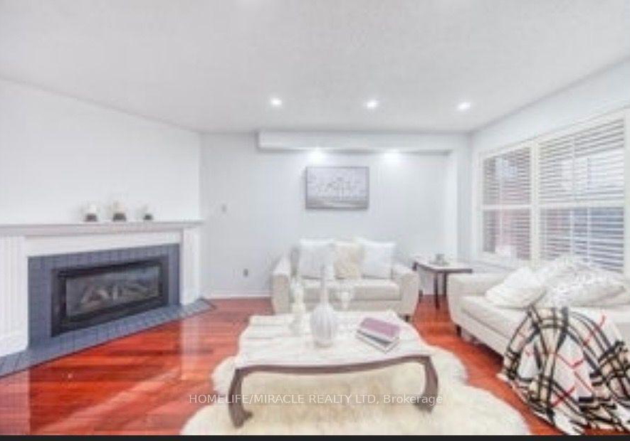 6-adams-park-gate-toronto-scarborough-ontario-e13687848