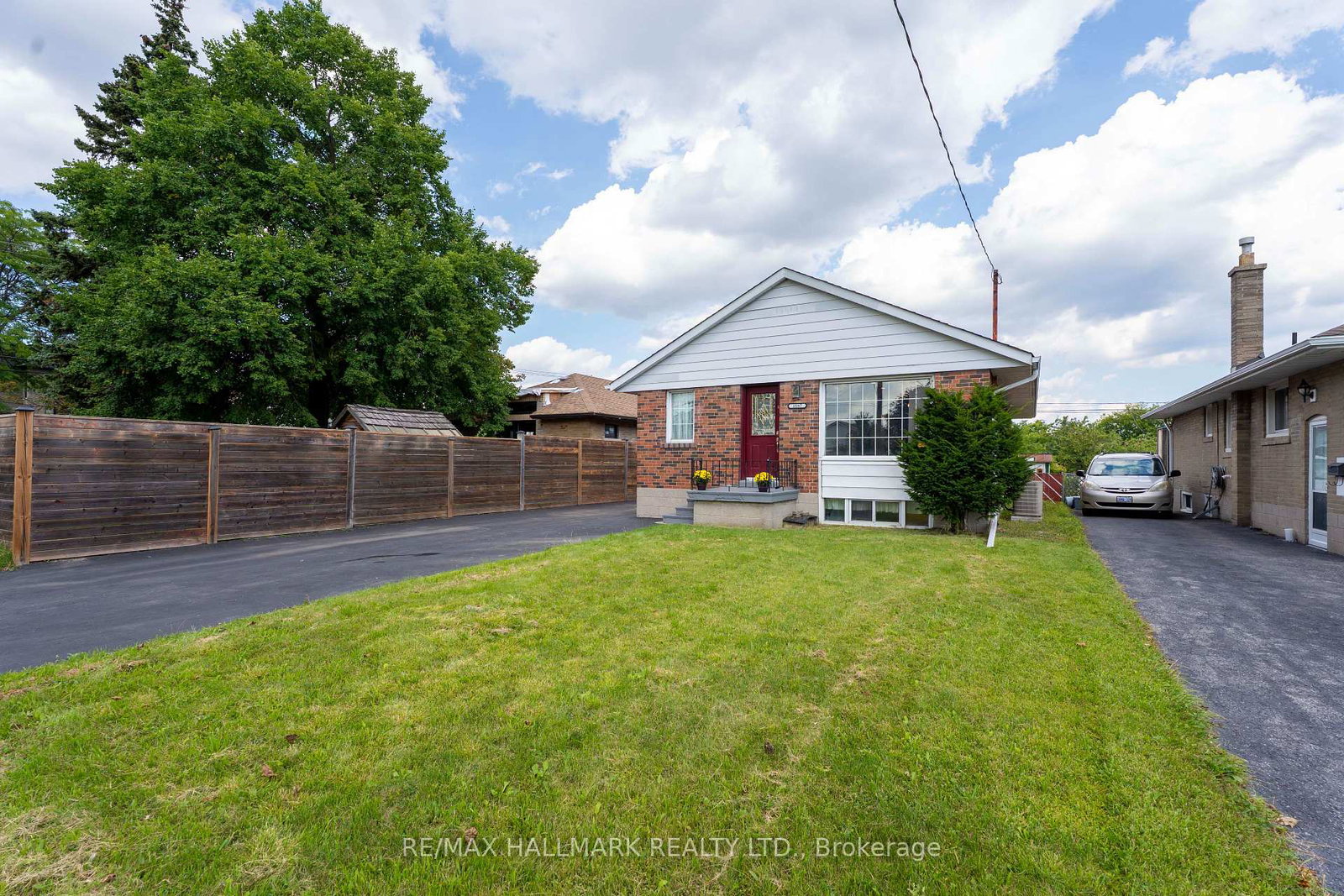 1557-pharmacy-avenue-toronto-scarborough-ontario-e13688570