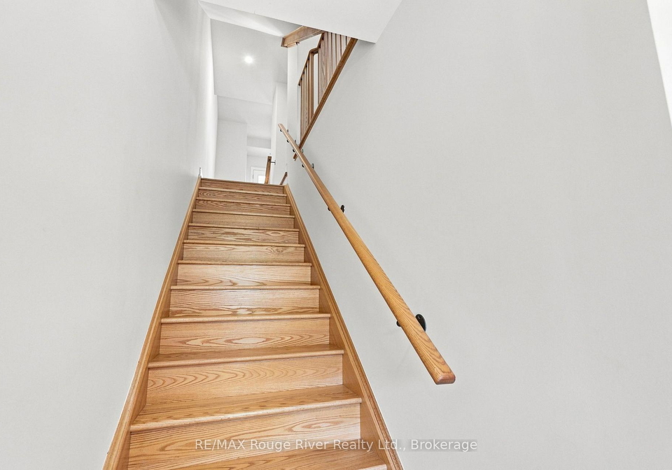 2607-magdalen-path-w-oshawa-ontario-e13688708