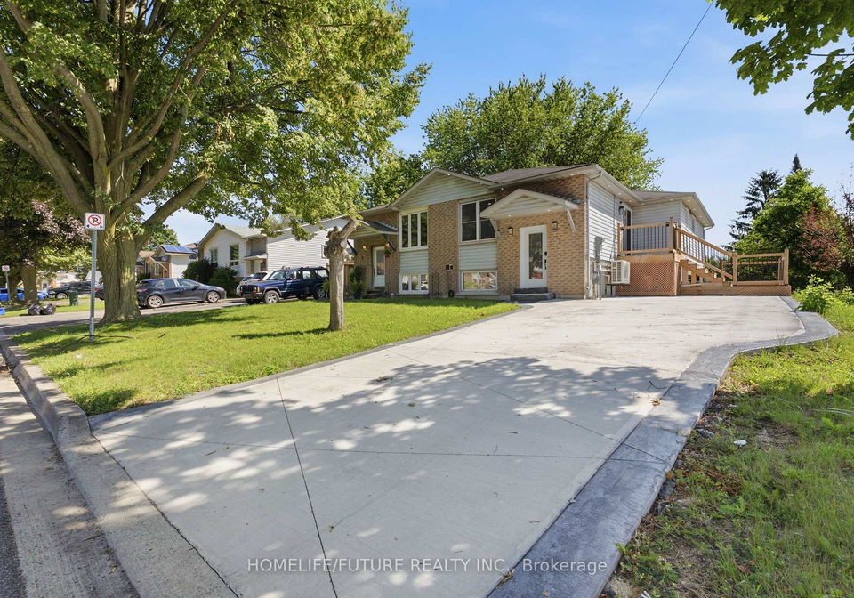 1-lockhart-gate-clarington-ontario-e13689398
