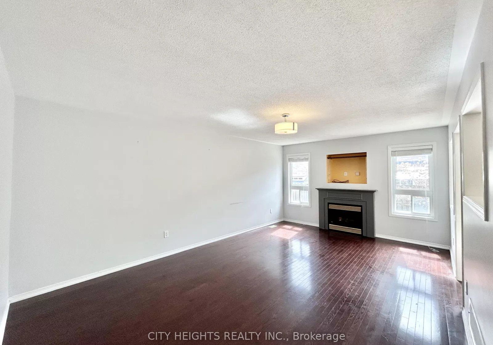 19-sivyer-crescent-ajax-ontario-e13689452