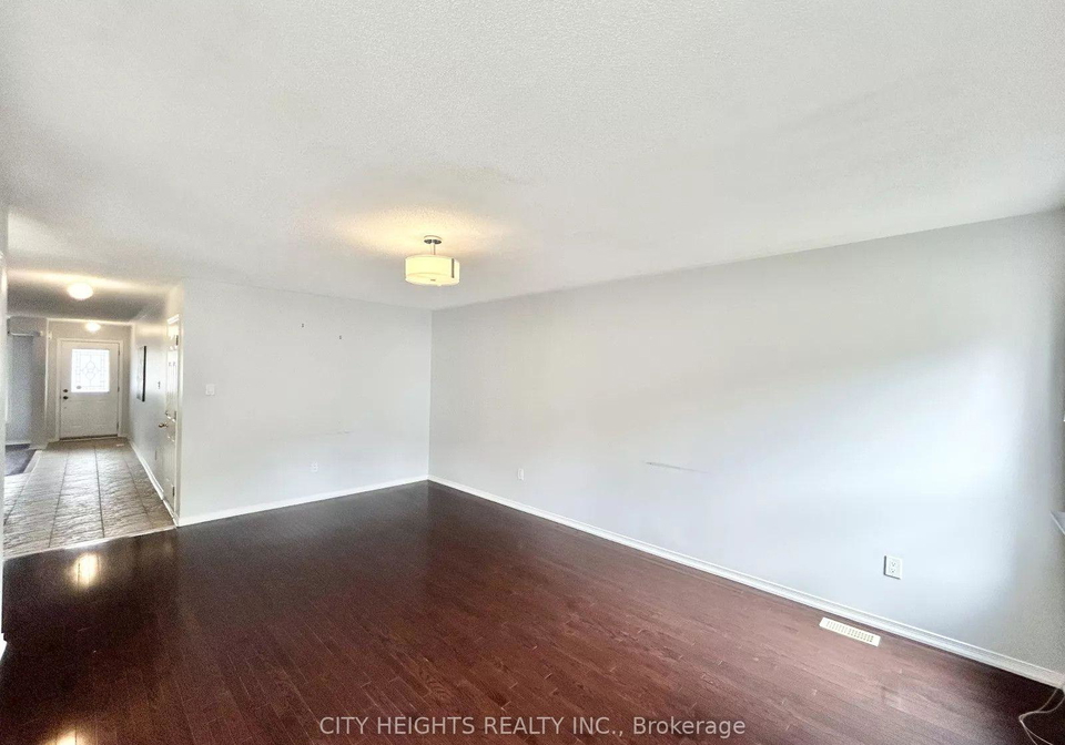 19-sivyer-crescent-ajax-ontario-e13689452