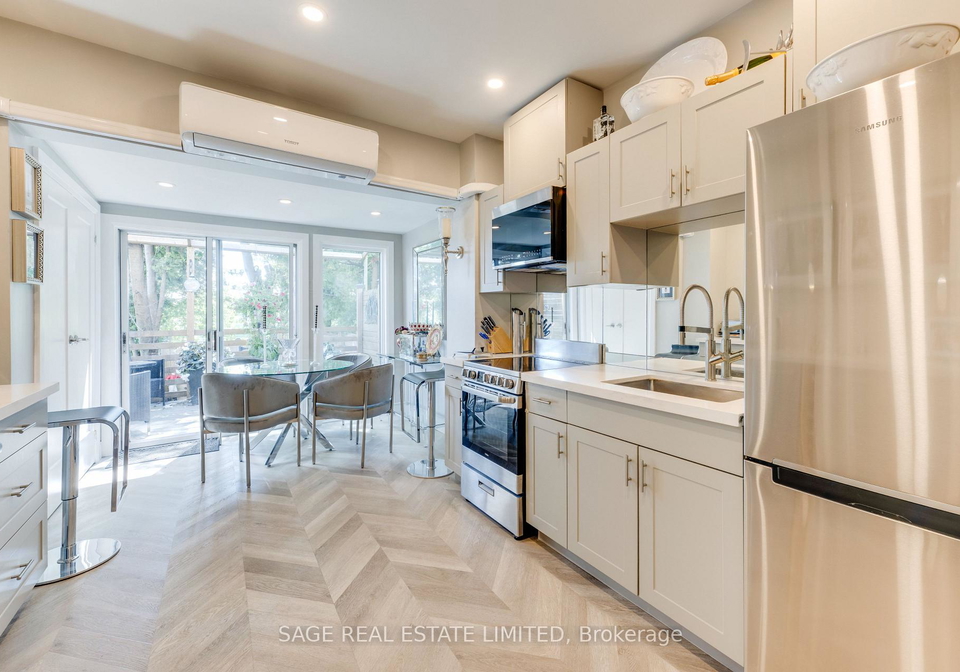241-langley-avenue-toronto-toronto-ontario-e13690344