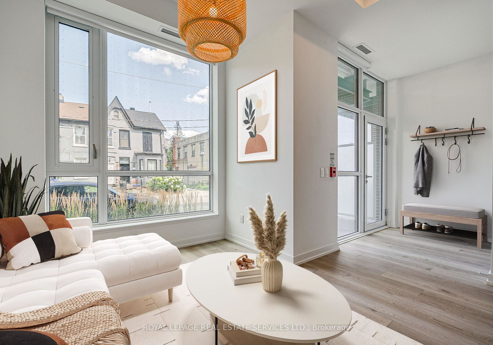156-logan-avenue-toronto-toronto-ontario-e13690572