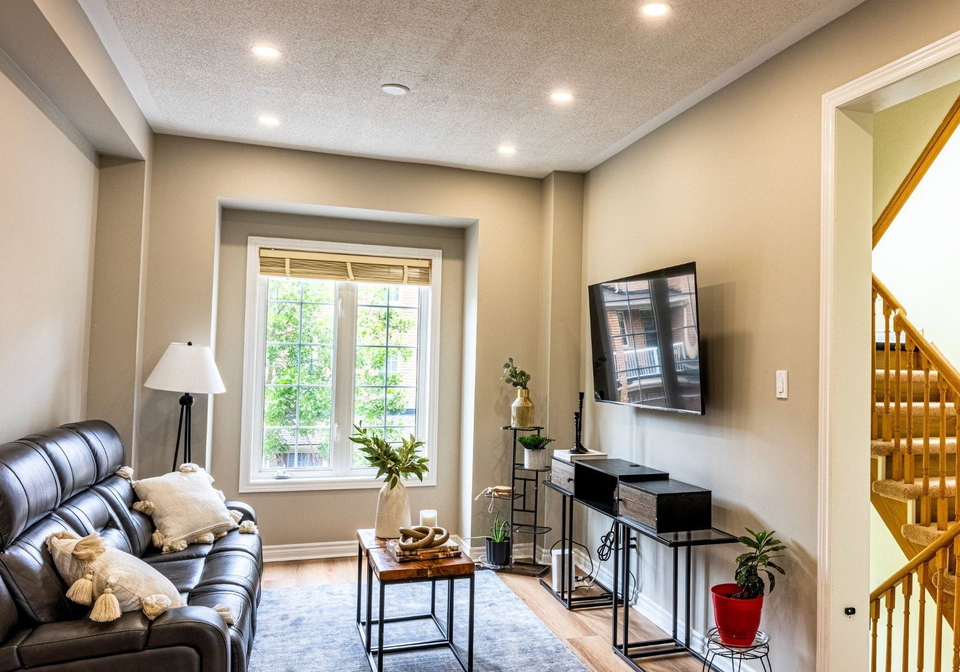 25-annable-lane-ajax-ontario-e13690654