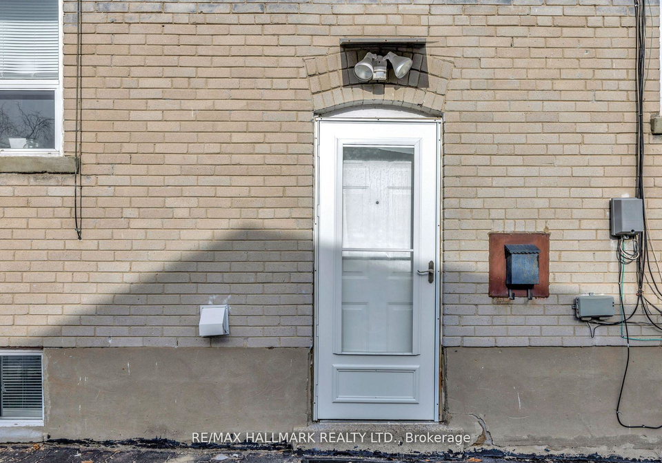90-santamonica-boulevard-toronto-scarborough-ontario-e13690858