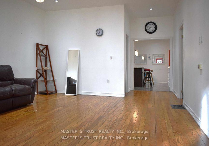 966-dundas-street-e-toronto-toronto-ontario-e13691018