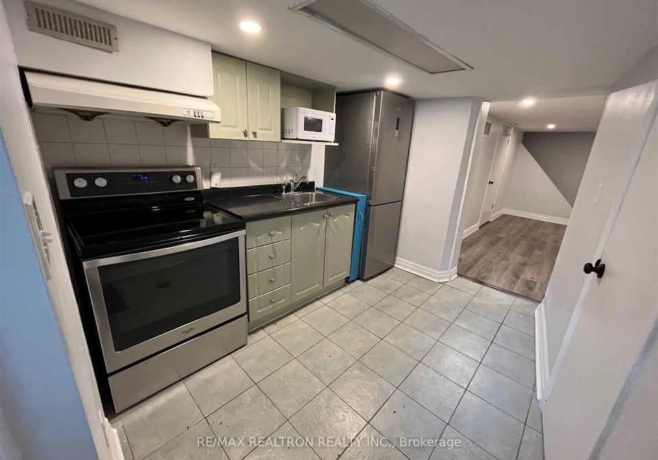 372-rhodes-avenue-toronto-toronto-ontario-e13693070