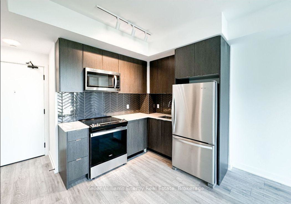1606-charles-street-whitby-ontario-e13693154