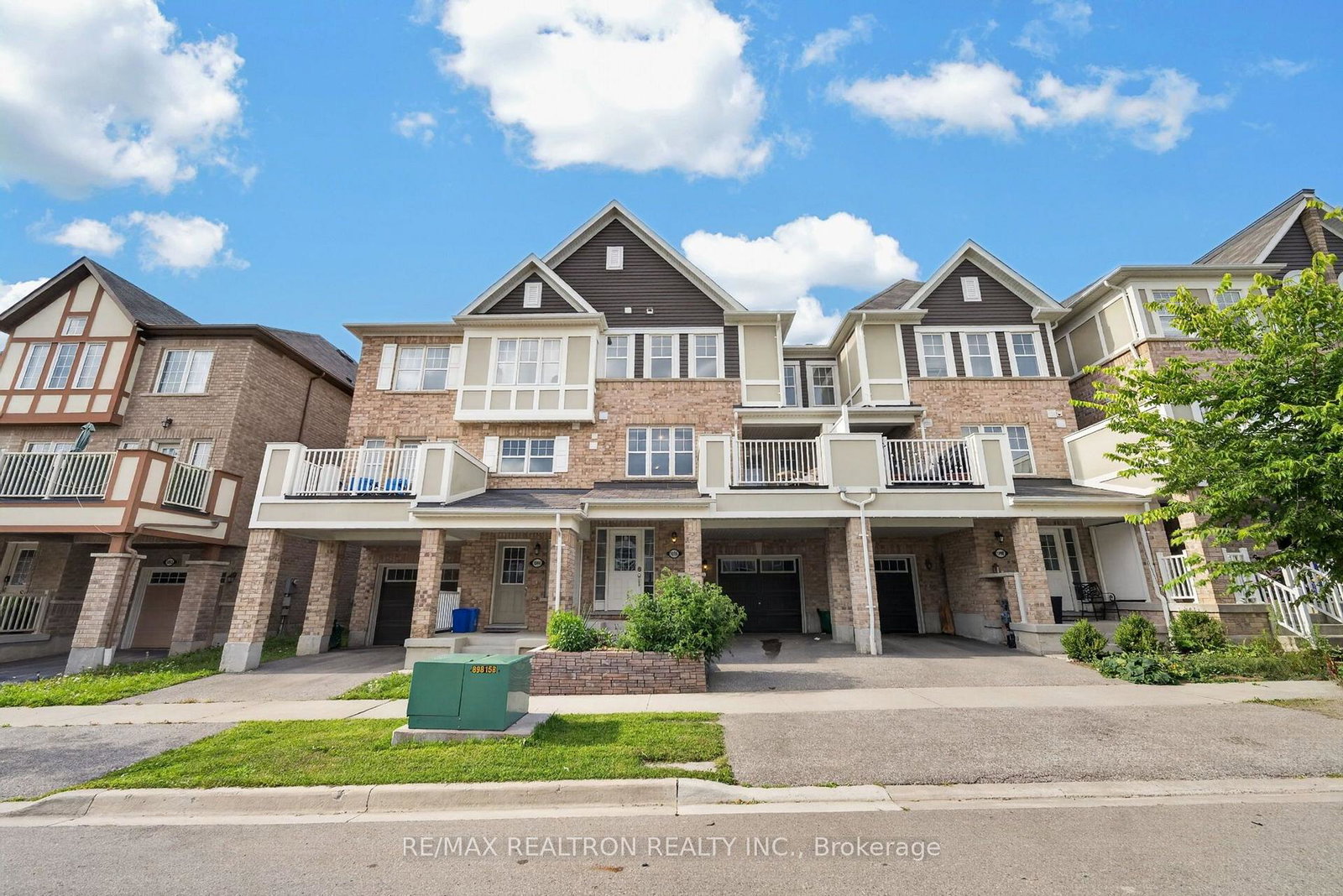 1096-silk-street-pickering-ontario-e13693172
