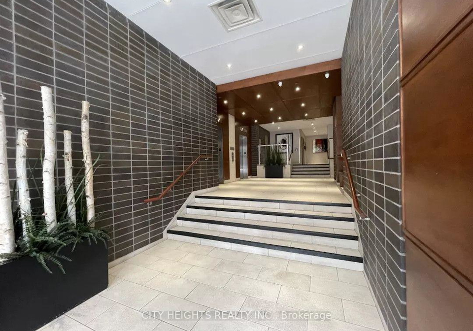 44-bond-street-w-oshawa-ontario-e13693504
