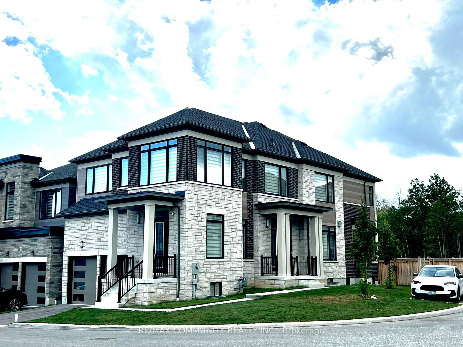 400-finch-avenue-pickering-ontario-e13693508