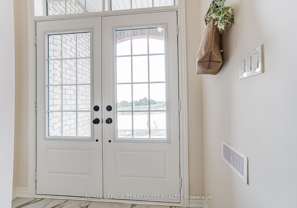 1218-elizabeth-mackenzie-trail-pickering-ontario-e13693650