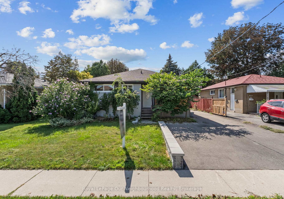 1016-centre-street-n-whitby-ontario-e13693674