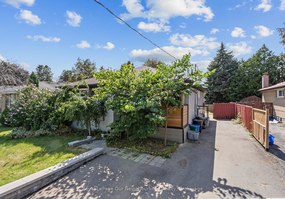 1016-centre-street-n-whitby-ontario-e13693674