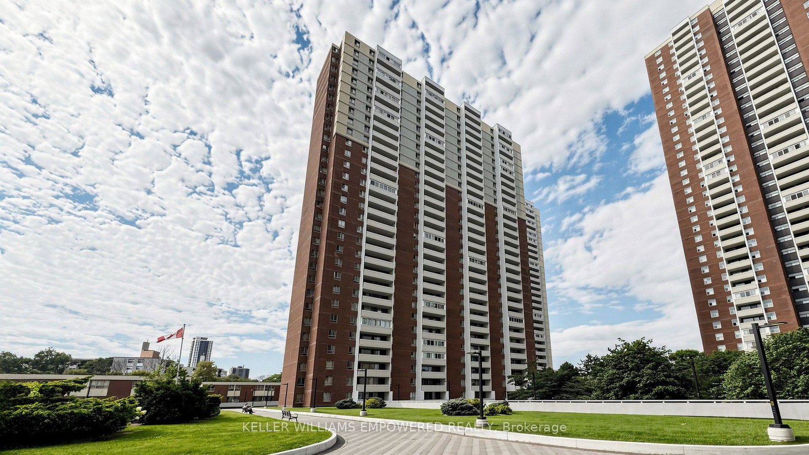 1-massey-square-toronto-east-york-ontario-e13694668