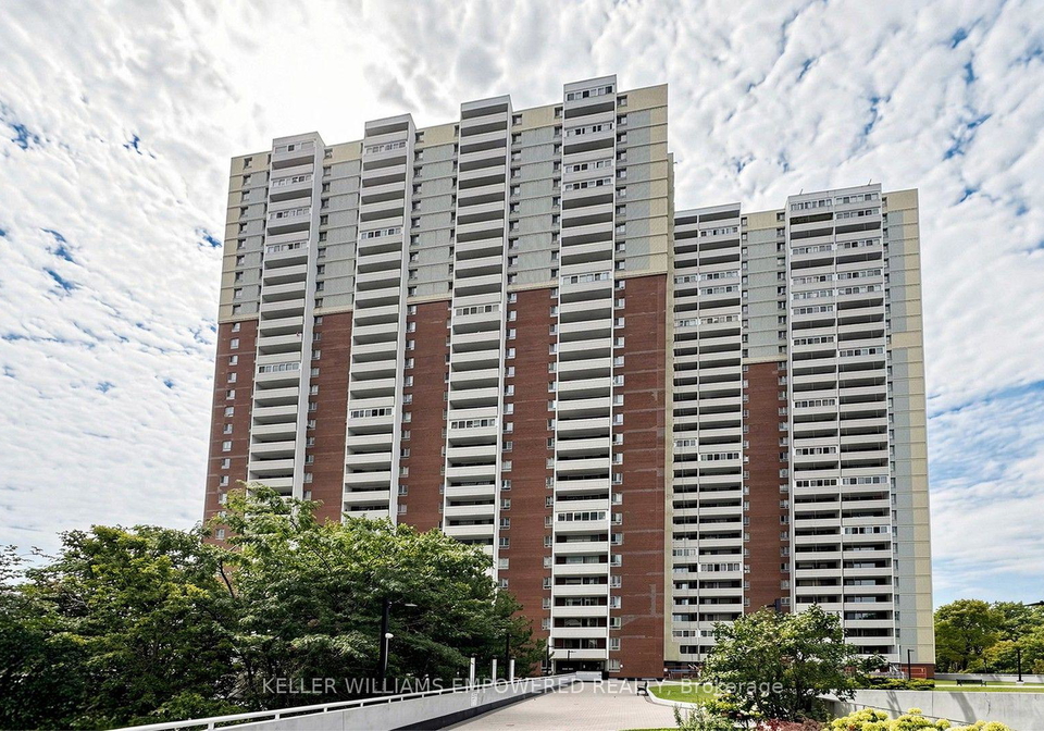 1-massey-square-toronto-east-york-ontario-e13694668