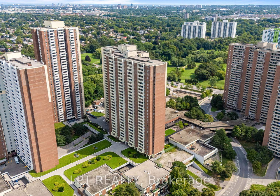 5-massey-square-toronto-east-york-ontario-e13694694