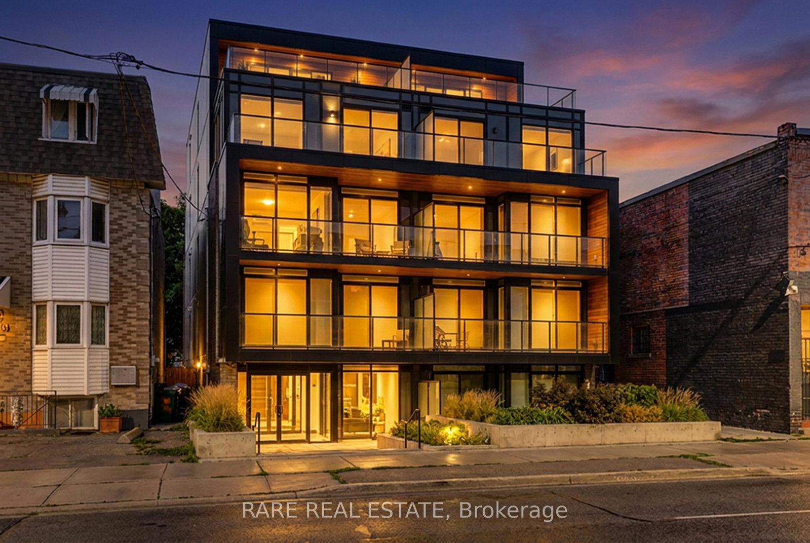890-892-broadview-avenue-toronto-east-york-ontario-e13695322