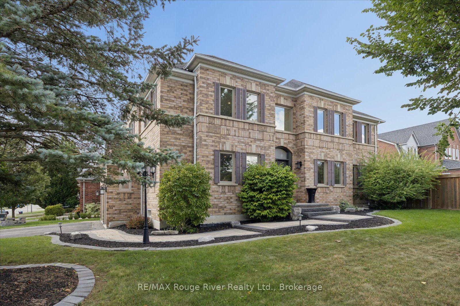 10-windbreak-crescent-whitby-ontario-e13696044
