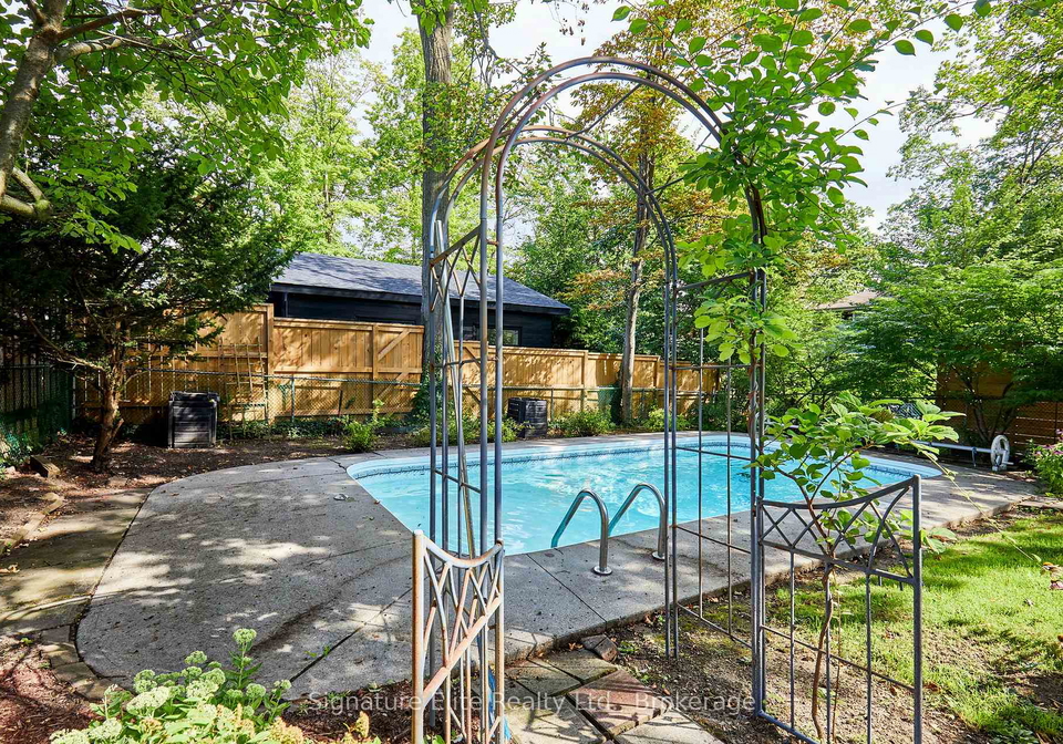 7-lyncroft-drive-toronto-scarborough-ontario-e13696258