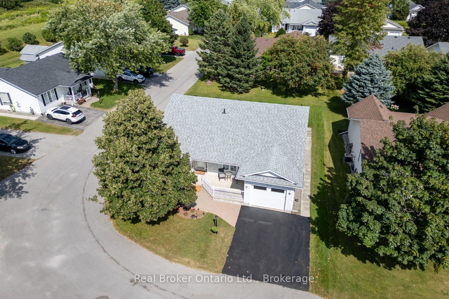 10-niagara-trail-clarington-ontario-e13696664