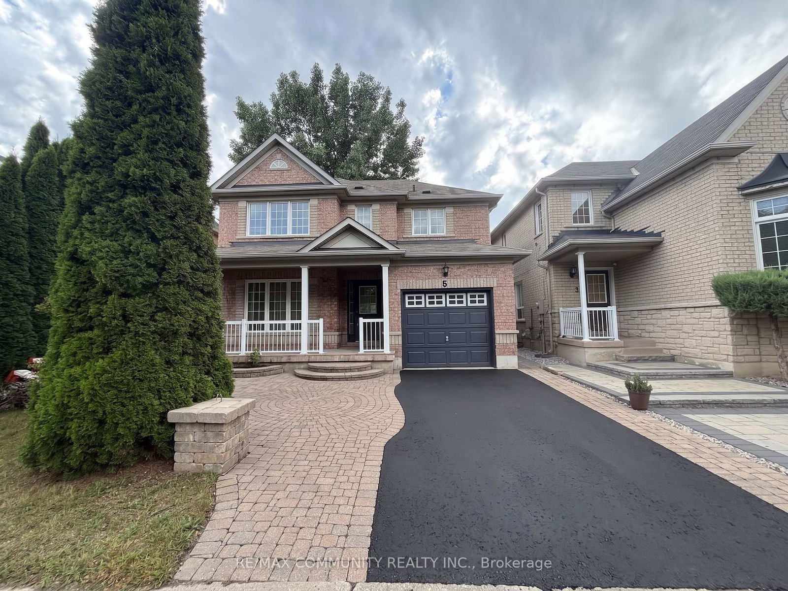 5-canoe-crescent-toronto-scarborough-ontario-e13696868