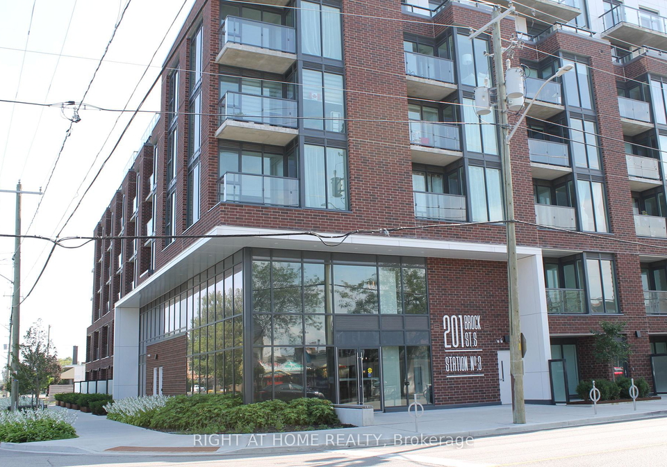 201-brock-street-s-whitby-ontario-e13696932