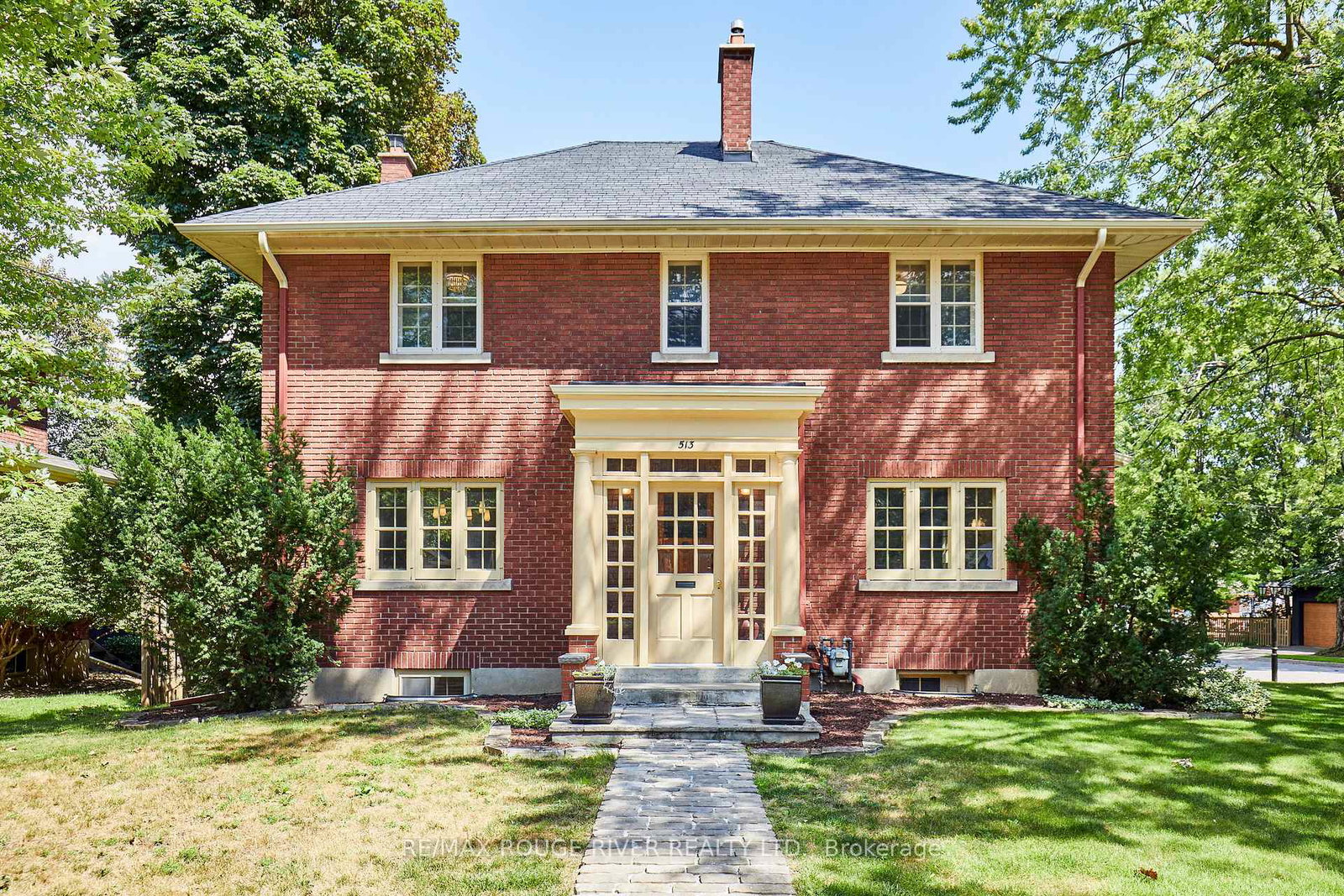 513-centre-street-s-whitby-ontario-e13697448