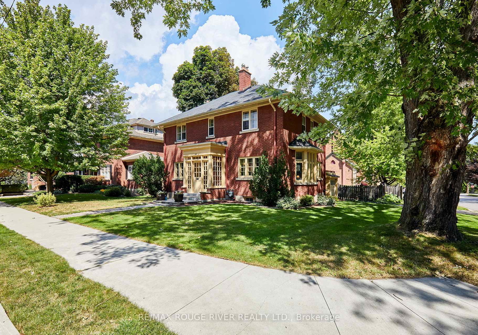 513-centre-street-s-whitby-ontario-e13697448