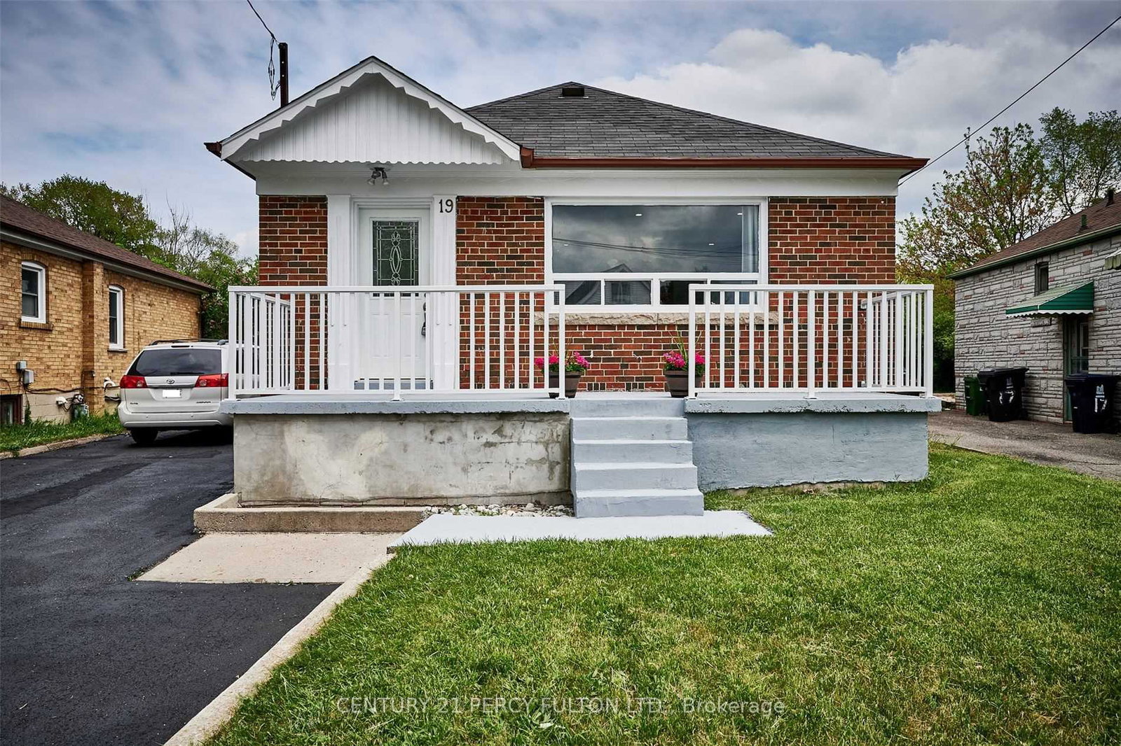 19-lynvalley-crescent-toronto-scarborough-ontario-e13697460
