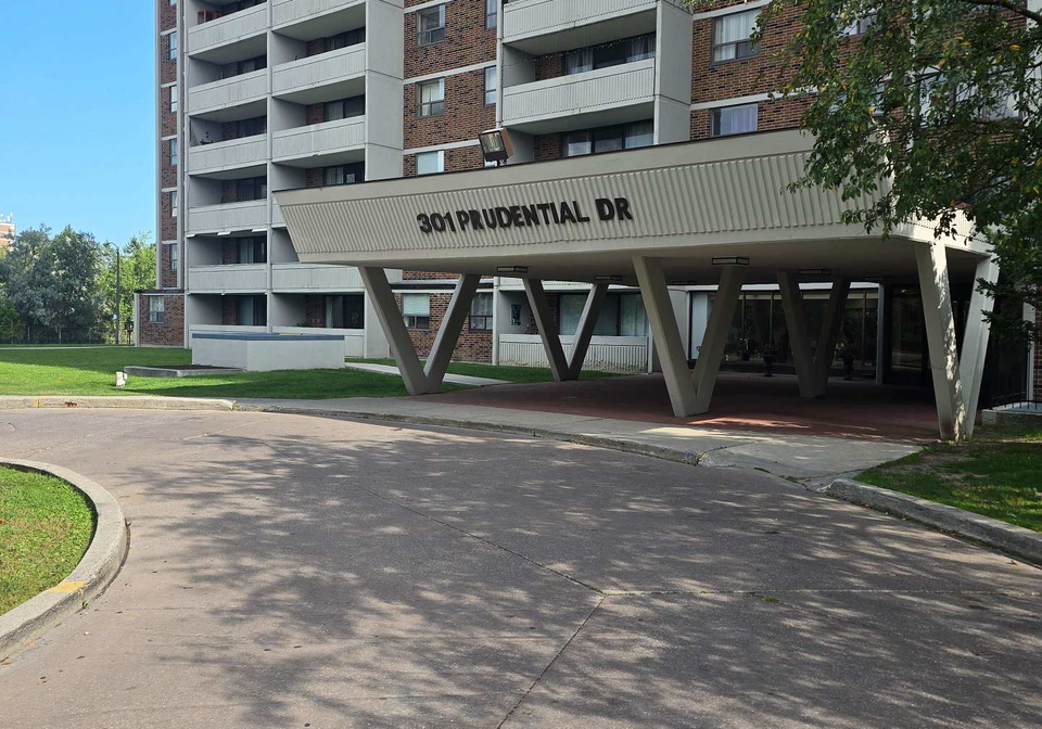 301-prudential-drive-toronto-scarborough-ontario-e13698314