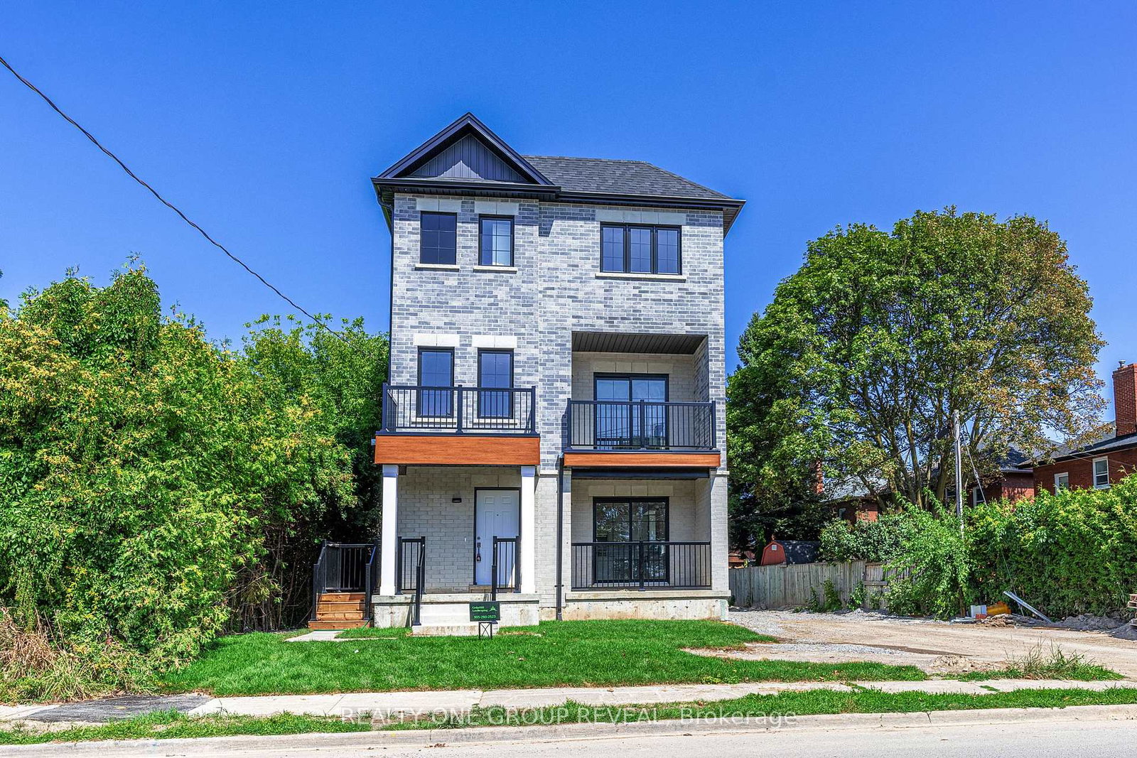 24-queen-street-clarington-ontario-e13698528