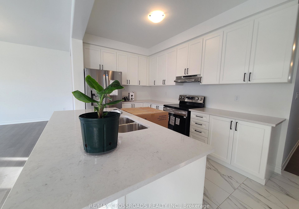 2916-scotch-pine-lane-pickering-ontario-e13699250