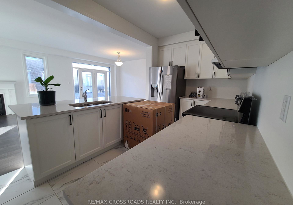 2916-scotch-pine-lane-pickering-ontario-e13699250
