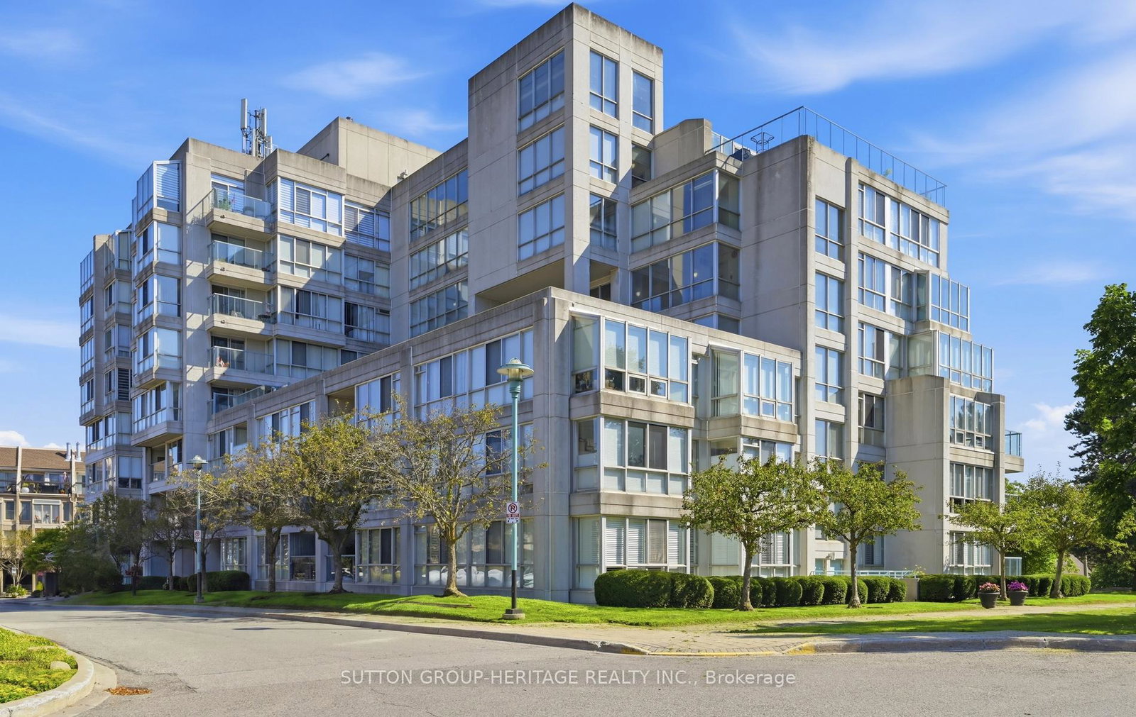 25-cumberland-lane-ajax-ontario-e13699530