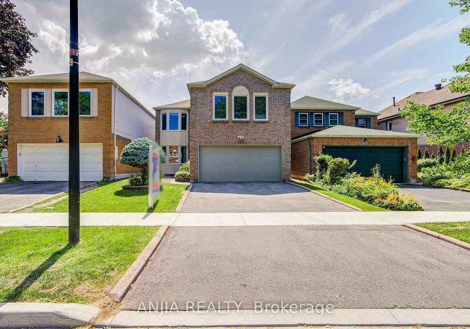 123-chapel-park-square-toronto-scarborough-ontario-e13699548