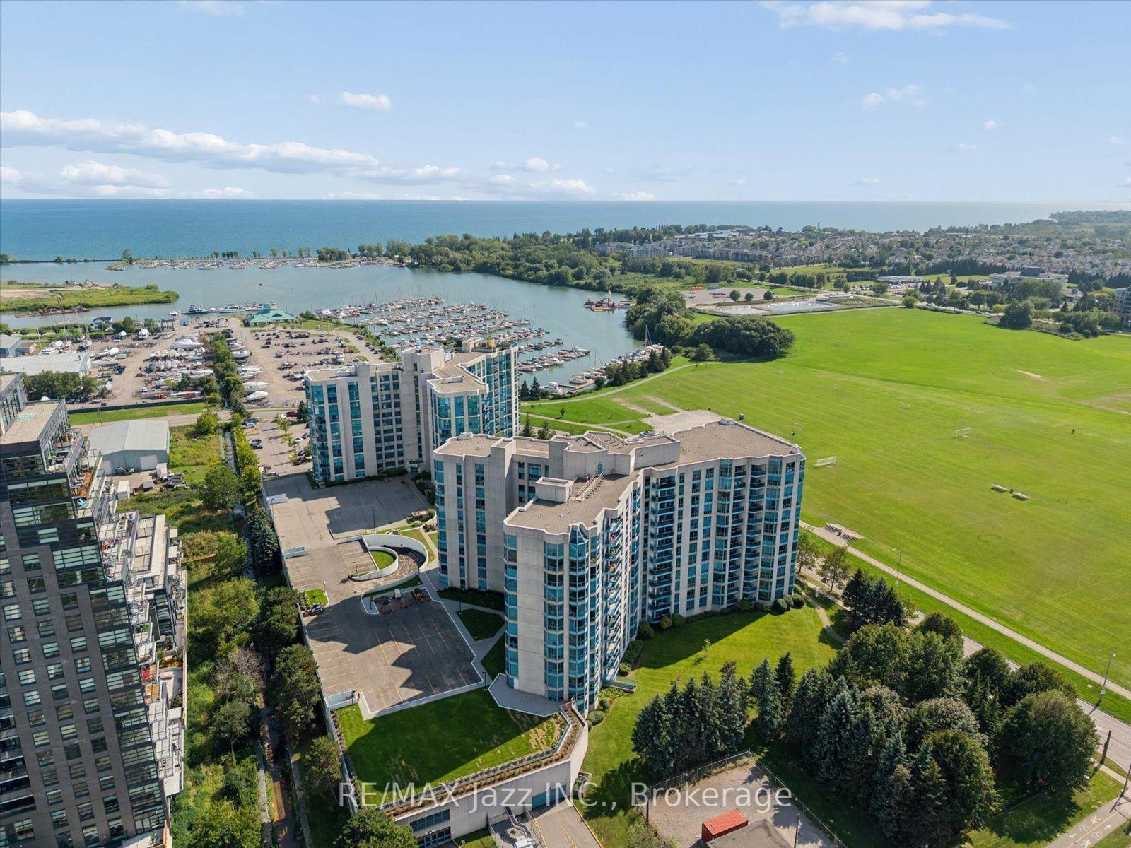 360-watson-street-w-whitby-ontario-e13701020