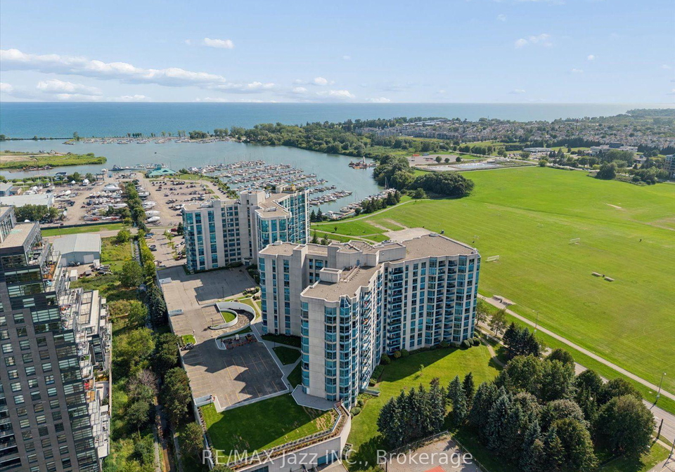 360-watson-street-w-whitby-ontario-e13701020