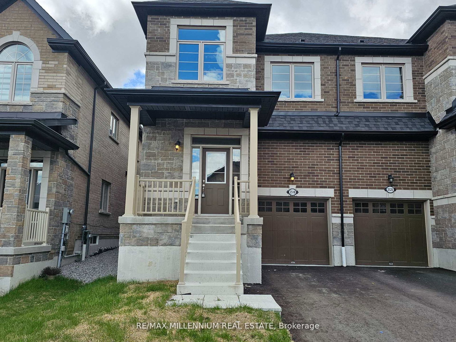 2518-athena-path-pickering-ontario-e13701186