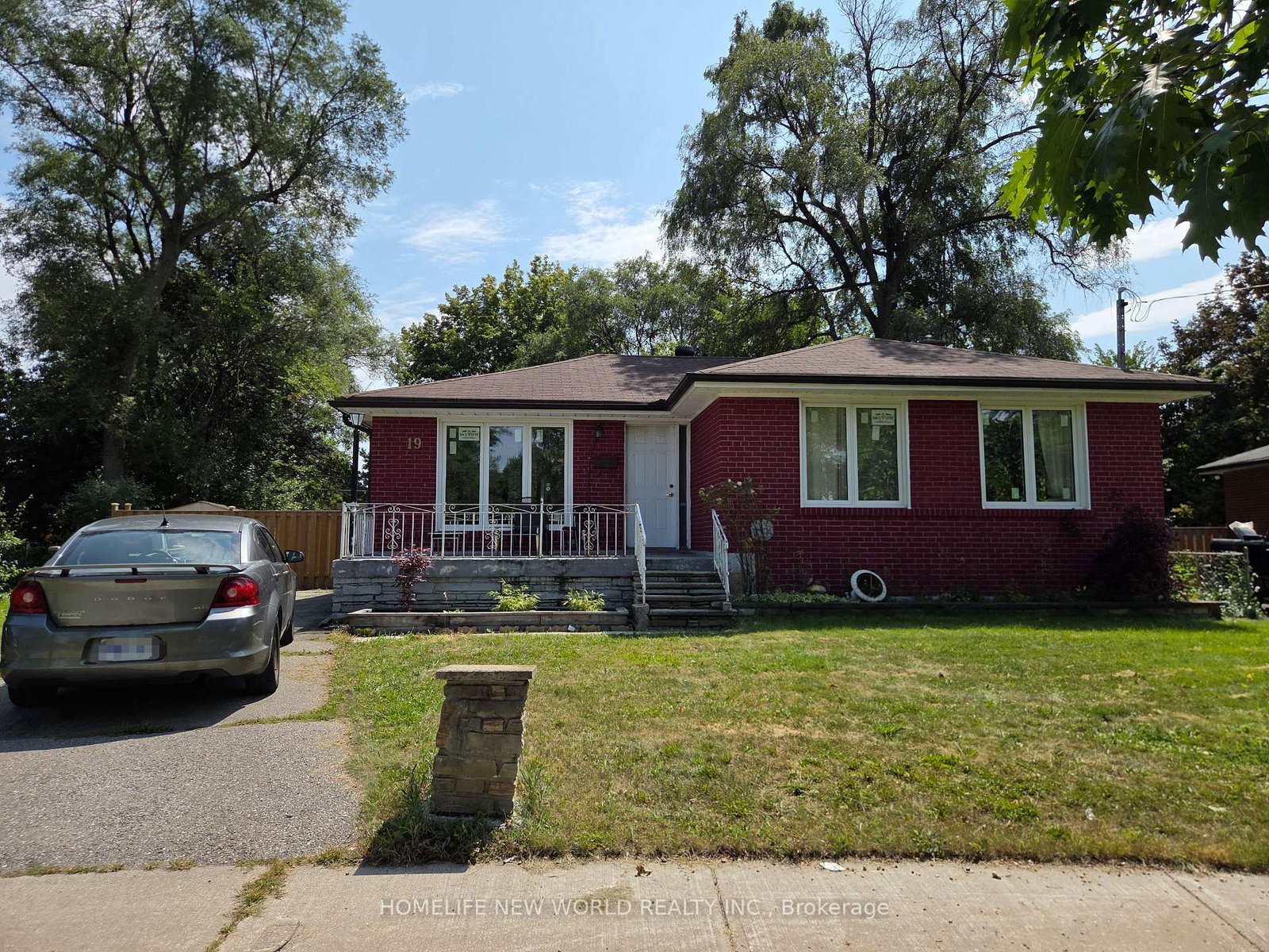 19-benfrisco-crescent-s-toronto-scarborough-ontario-e13702178