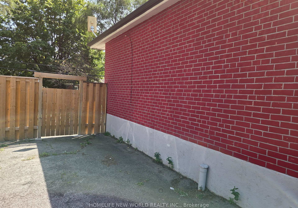 19-benfrisco-crescent-s-toronto-scarborough-ontario-e13702178