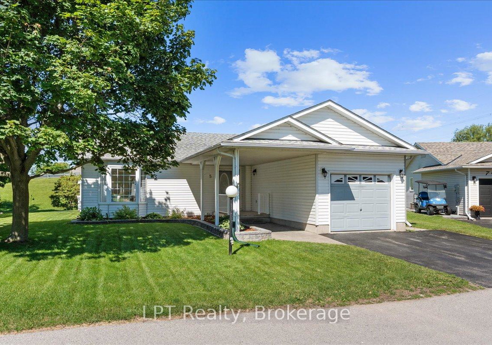5-niagara-trail-clarington-ontario-e13702478