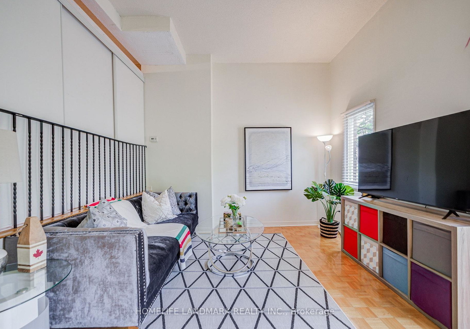 6-thunder-grove-toronto-scarborough-ontario-e13702718