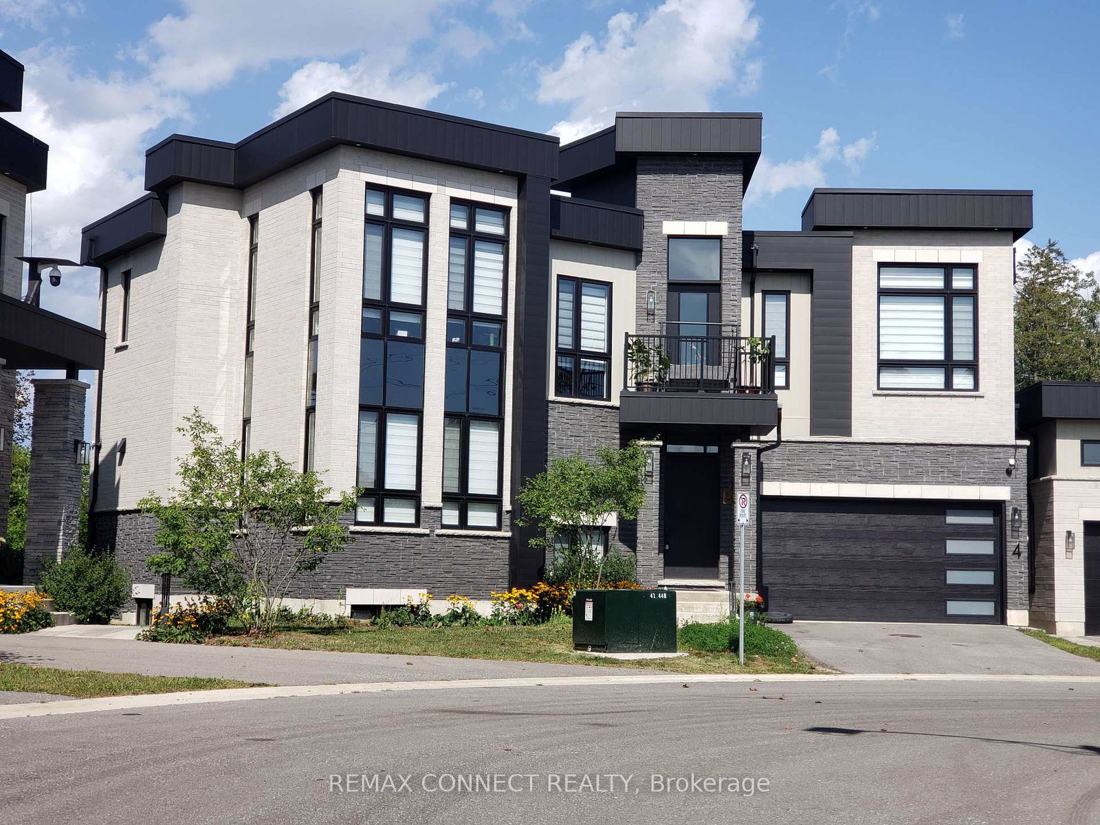 4-tidmarsh-lane-ajax-ontario-e13703024