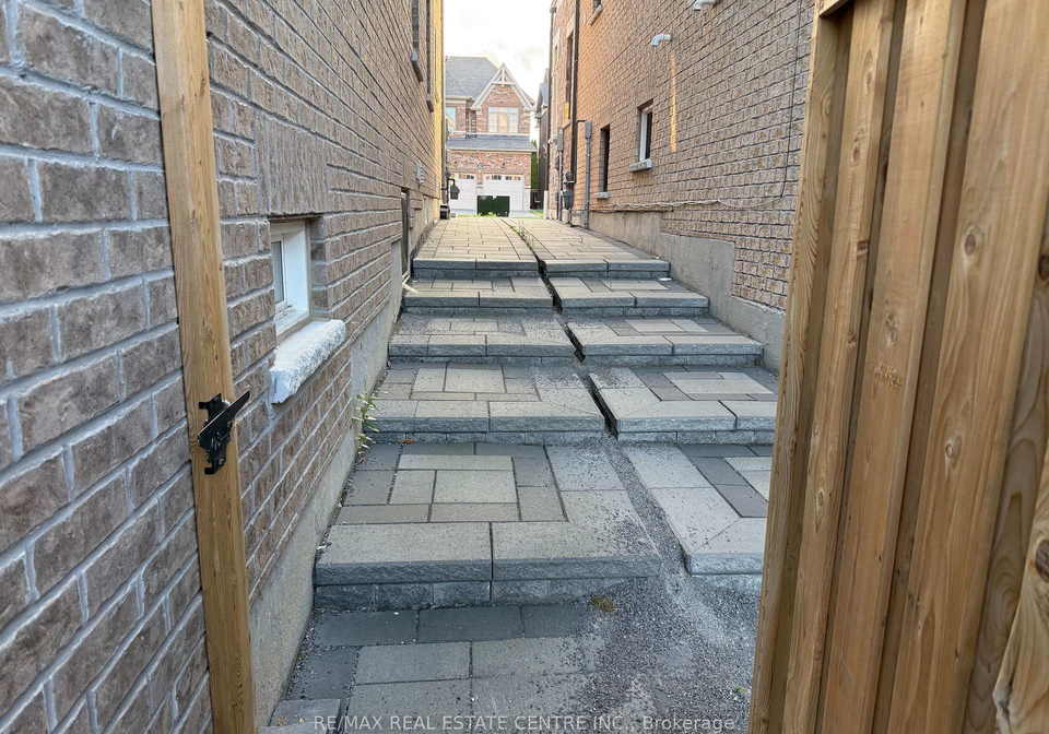 41-bremner-street-whitby-ontario-e13703854