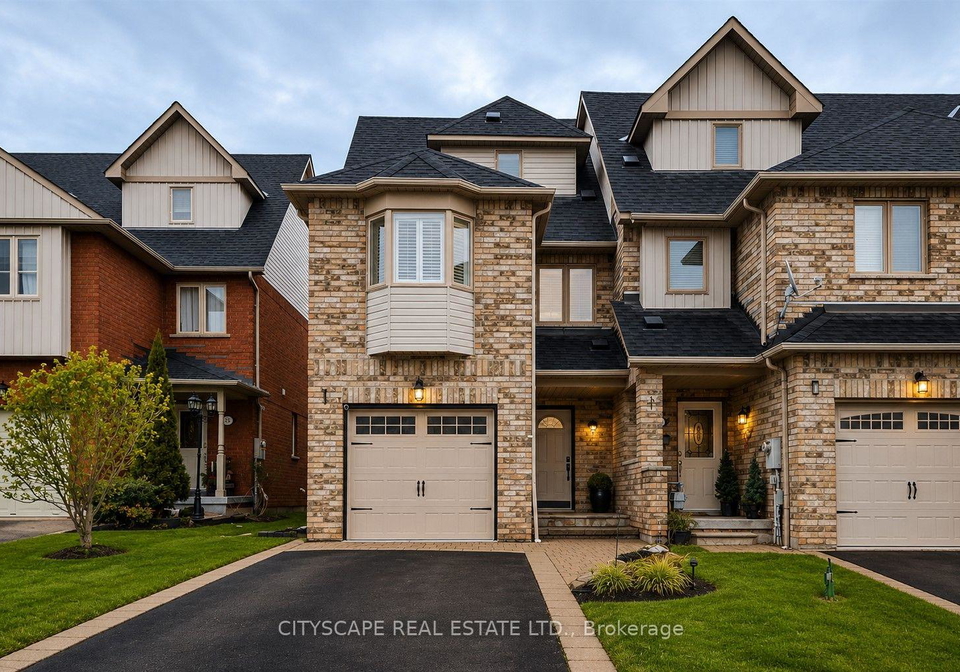 353-sparrow-circle-pickering-ontario-e13704080